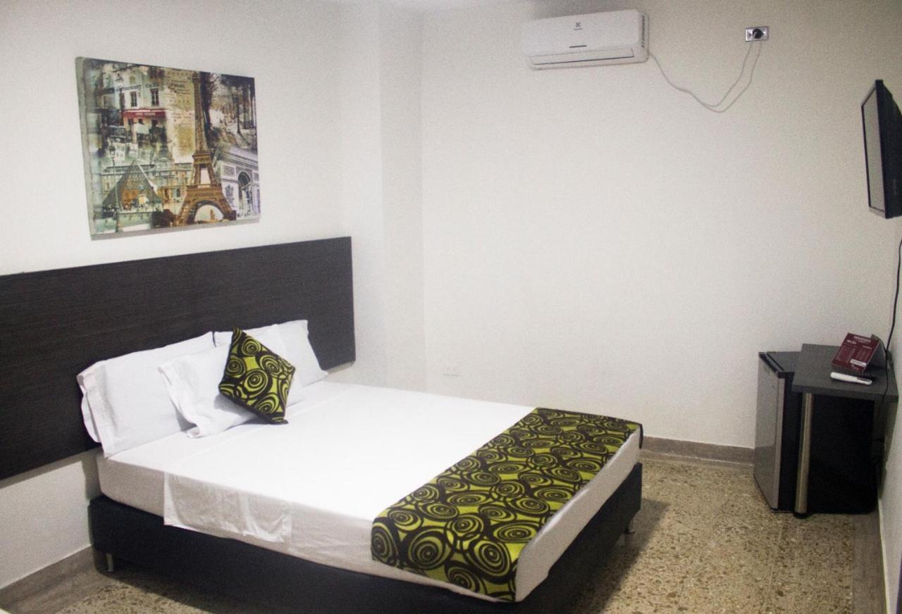 Casa Hotel Palmas Del Estadio 2 Medellín Esterno foto